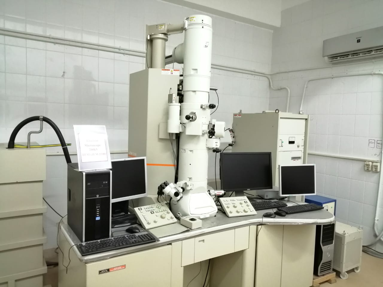 Transmission electron microscope